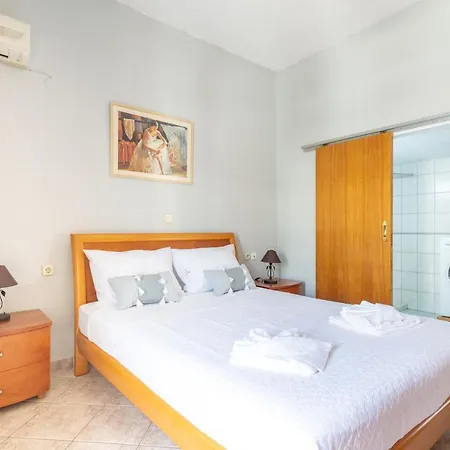 Spacious Apartment Near Downtown Iraklio Exterior foto