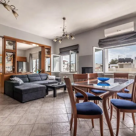 Spacious Apartment Near Downtown Iraklio Exterior foto