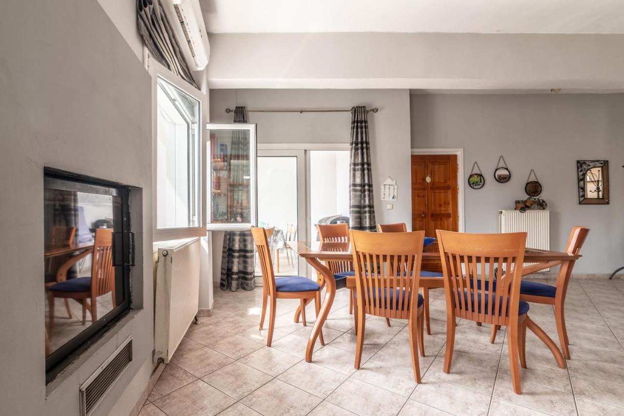 Spacious Near Downtown Apartment